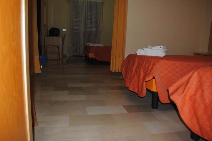 Room 10 of 38