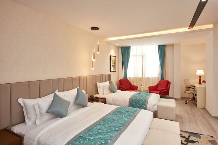 Room 14 of 28