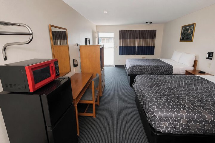 Room 7 of 18