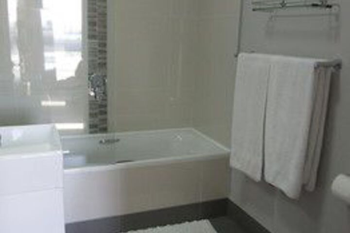 Room 3 of 60