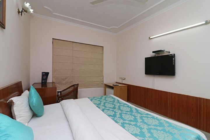Room 12 of 14