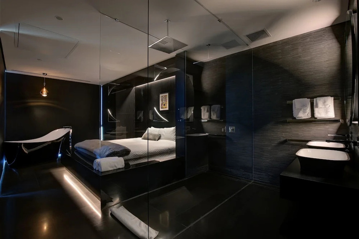 Room 3 of 24