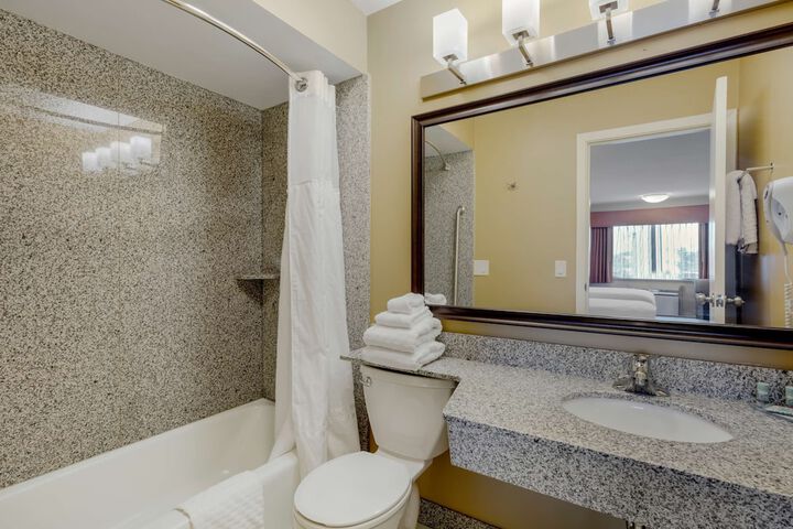 2 Queen Beds Interior Entrance WiFi Full Breakfast (19 of 19)