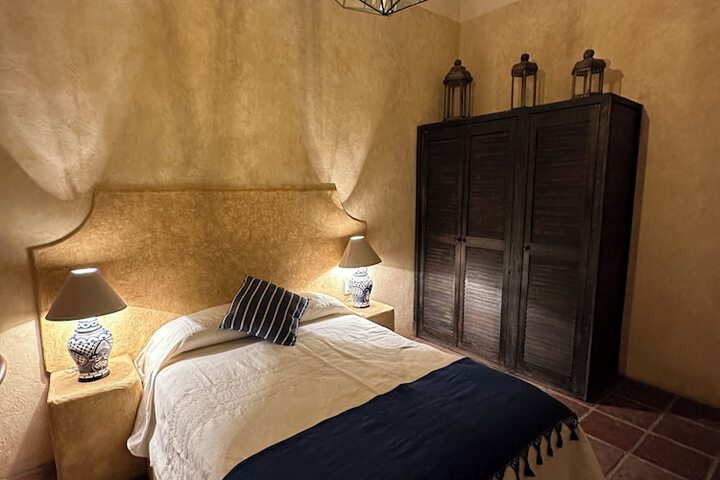 Room 4 of 44