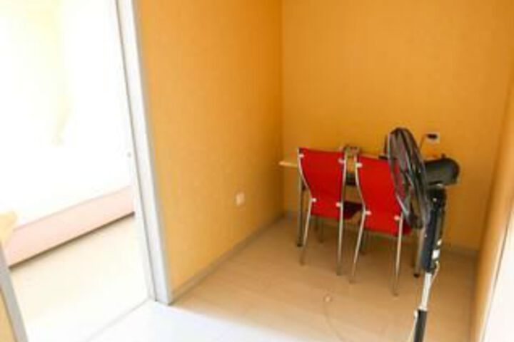 Room 33 of 93