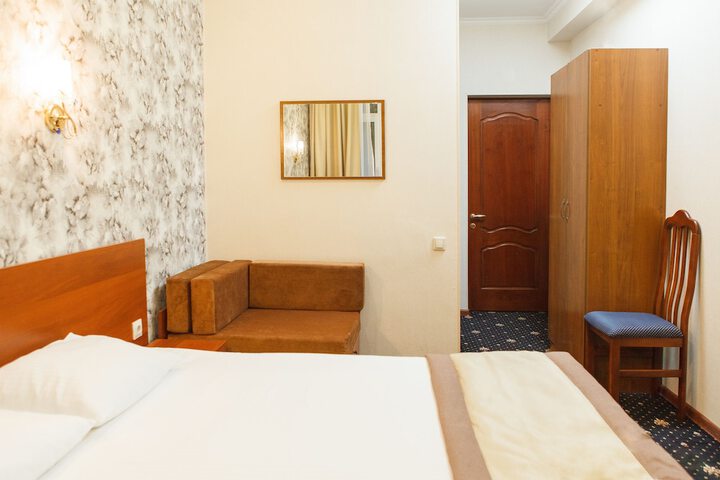 Room 30 of 147