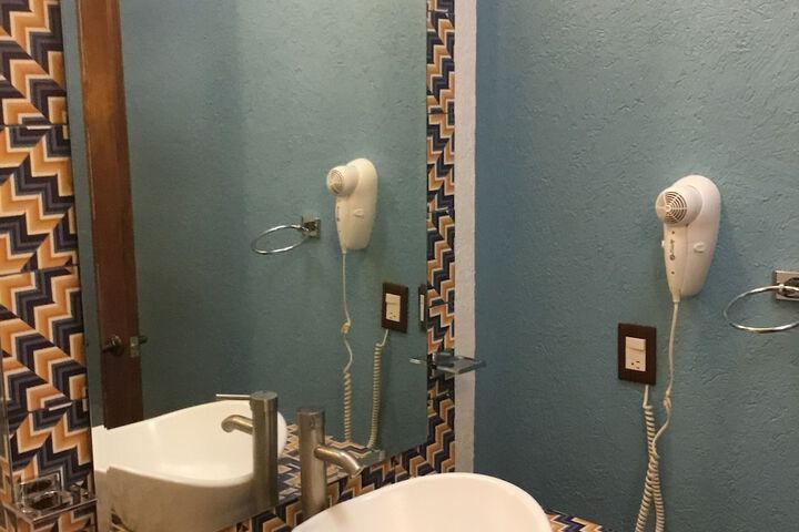 Room 49 of 95