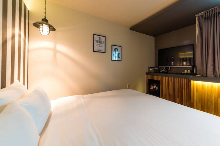 Room 12 of 62