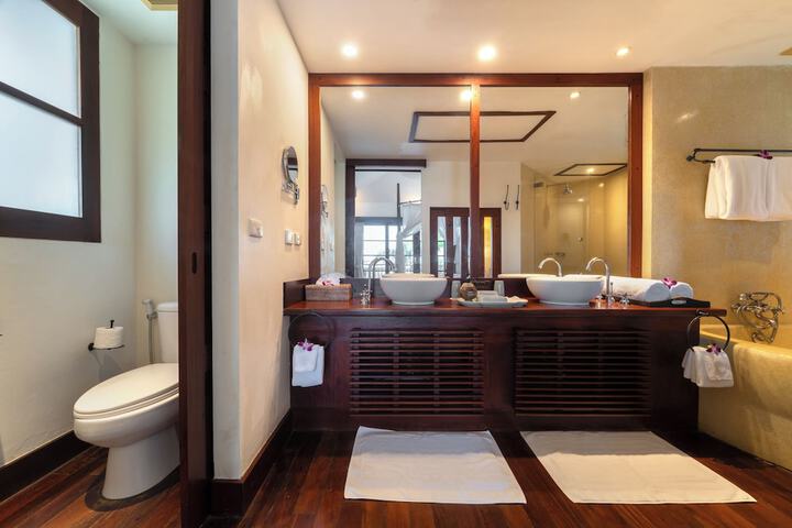Bathroom Interior Photo