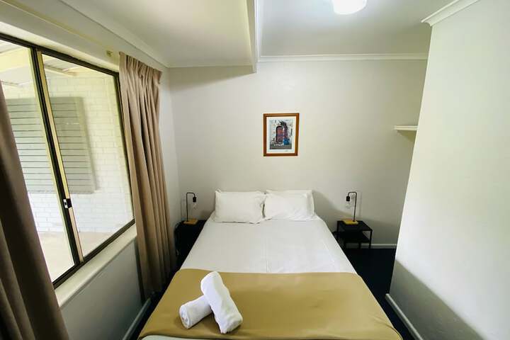 Room 28 of 149