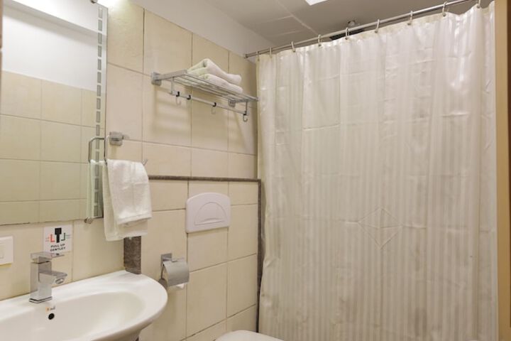 Room 20 of 29