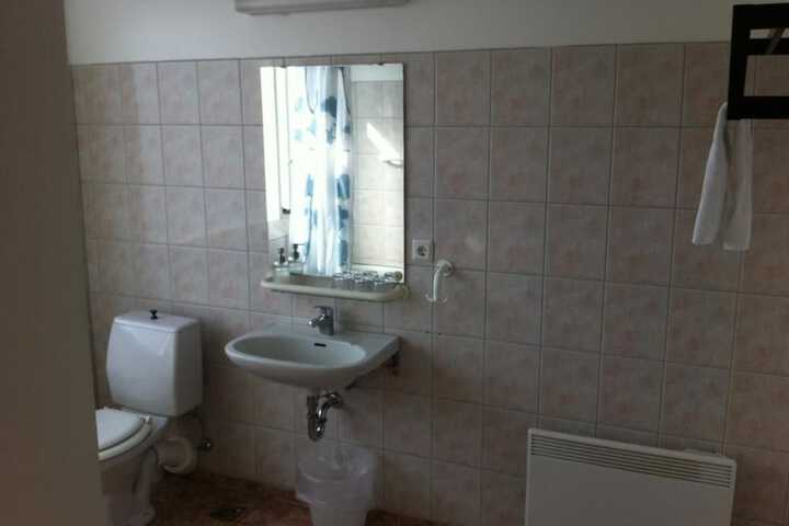 Room 42 of 72