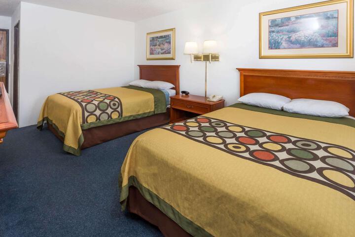 Double Accessible Queen Size Bed (2 of 8)