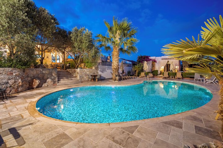 Pool 23 of 31
