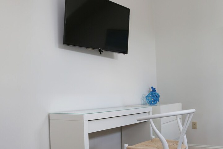 Room 32 of 60