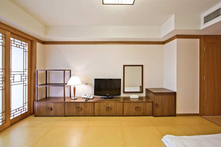 Room 23 of 79