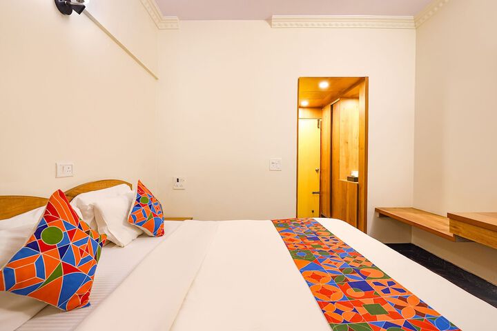 Room 18 of 30