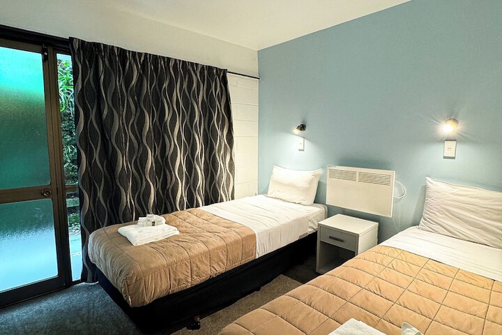 Room 43 of 172