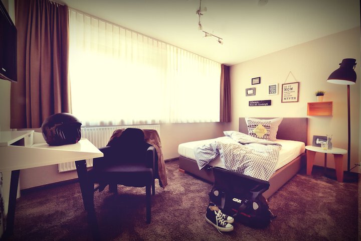 Room 25 of 75