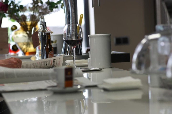 Dining 33 of 47