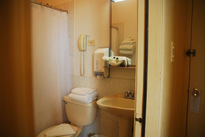 Room 15 of 38