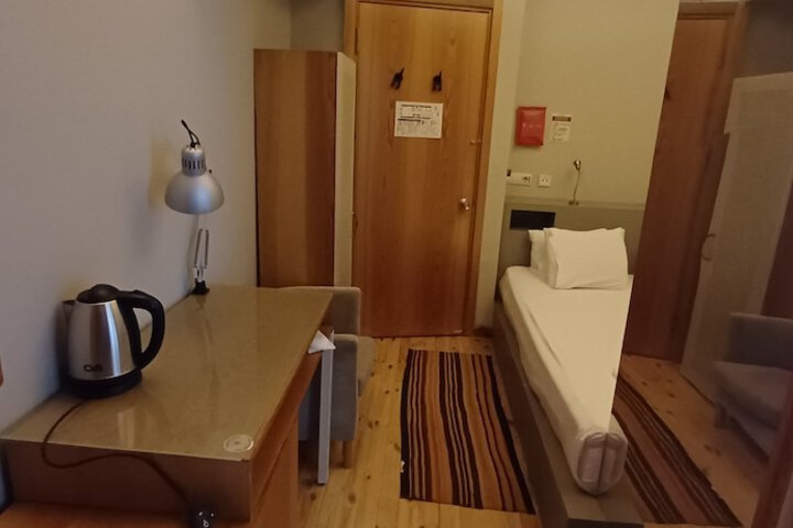 Room 44 of 73