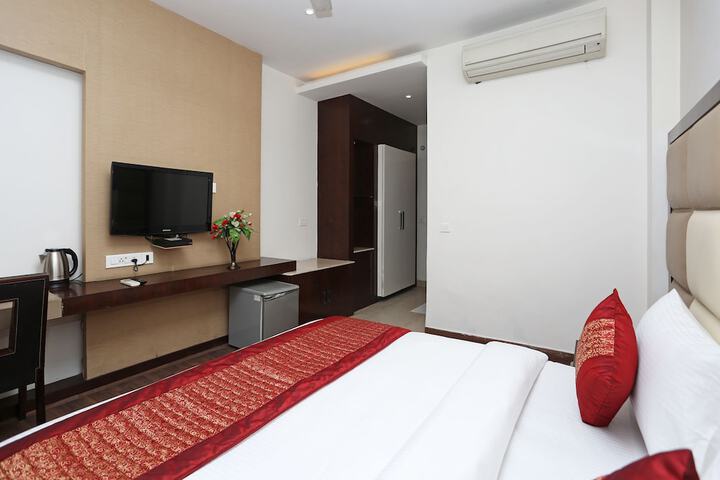 Room 8 of 24