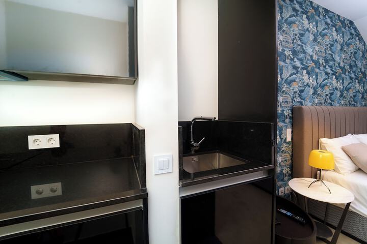 Room 19 of 105