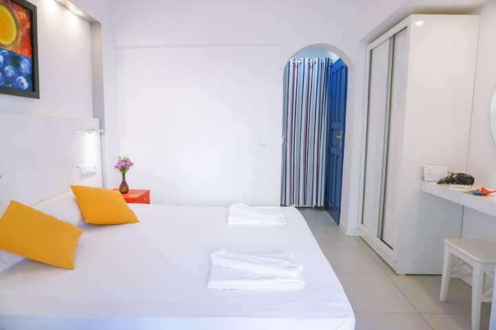 Room 60 of 144