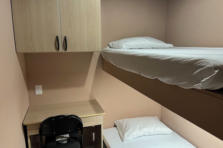 Room 3 of 43