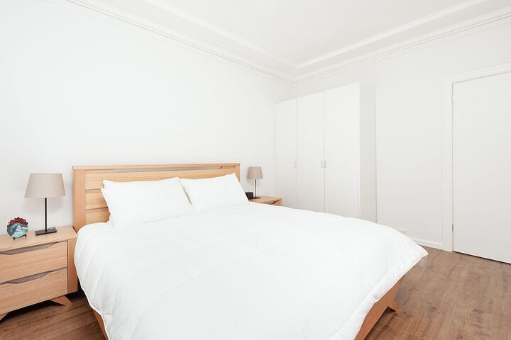 Room 3 of 10