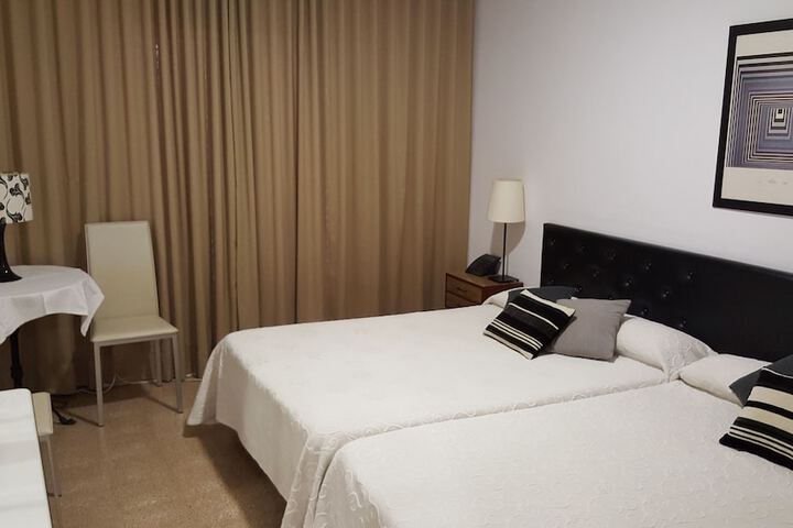 Room 12 of 48