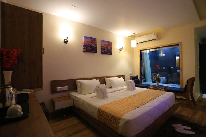 Room 11 of 26
