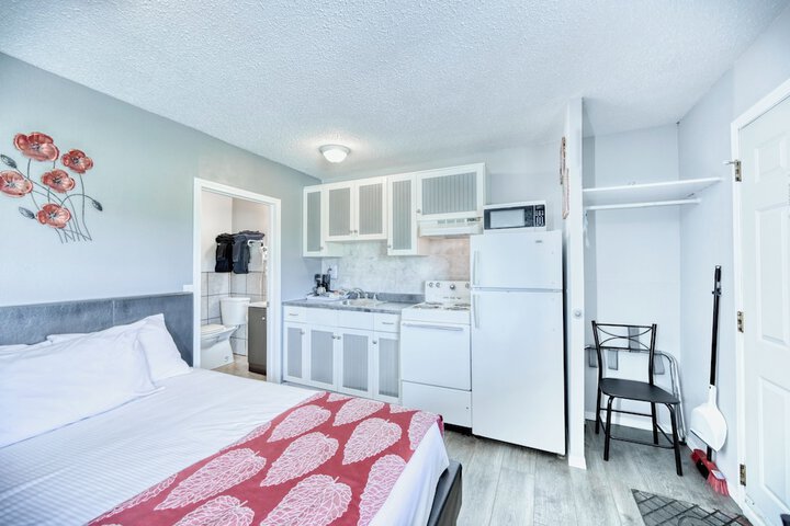 Room 15 of 38