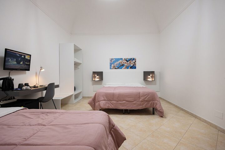 Room 45 of 99