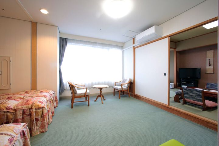 Room 21 of 53