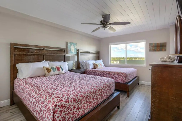 Photo of 707 Sandcastle One