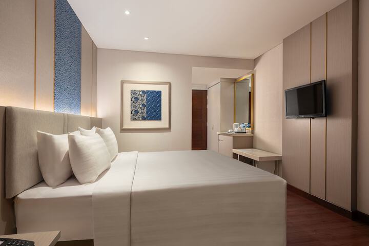 Room 4 of 30