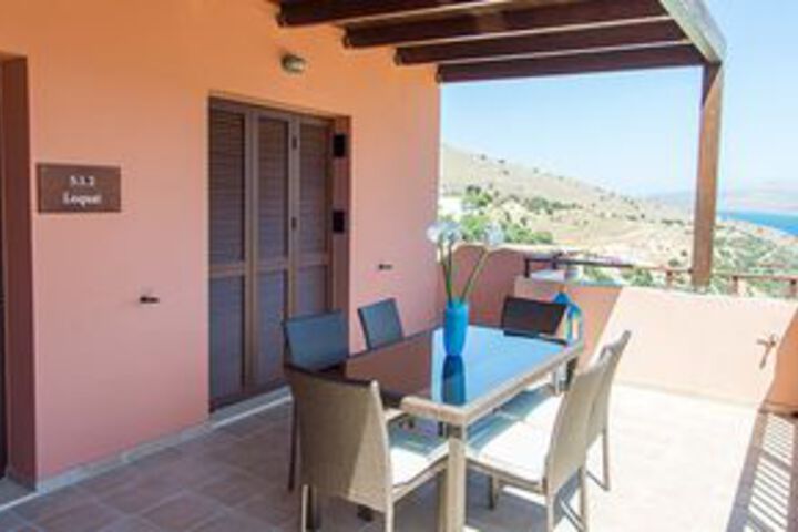 Loquat Morfi Village
