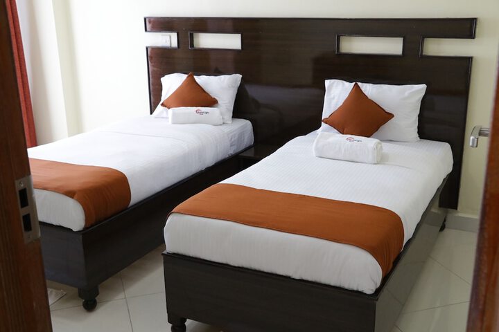 Room 9 of 35