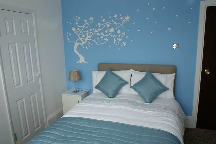 Room 6 of 73