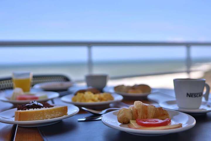 Breakfast/Coffee Service 69 of 130