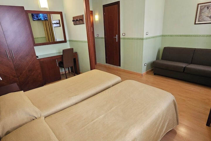 Room 35 of 67