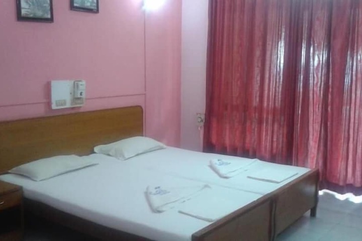 Room 10 of 30