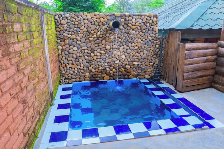 Pool 76 of 164