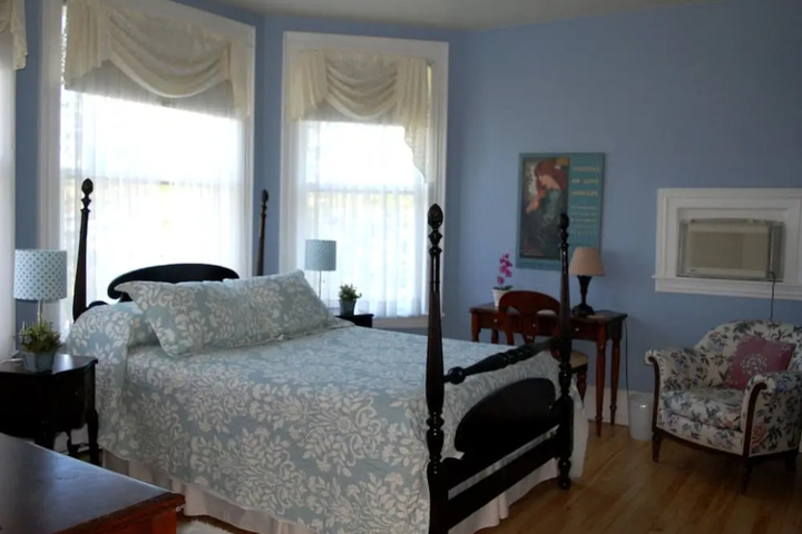 Room 3 of 26