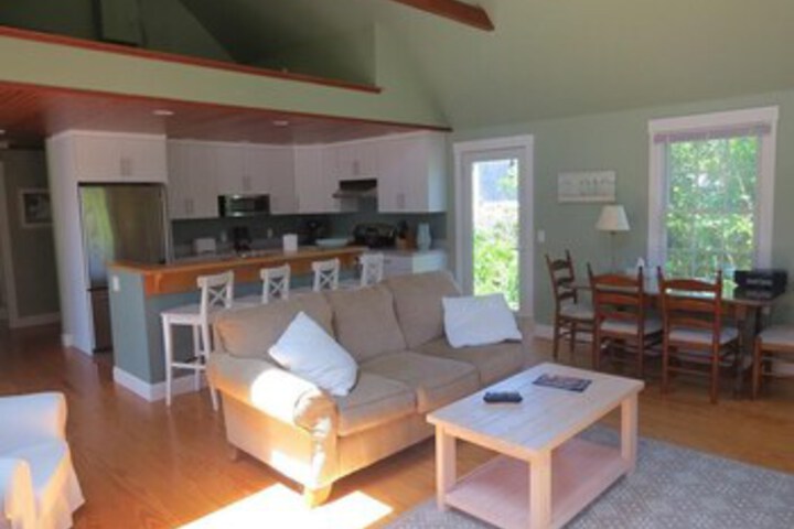 Room 6 of 14