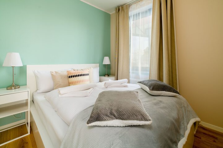 Room 90 of 375