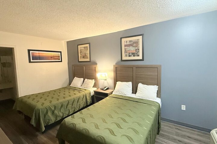 Room 18 of 40