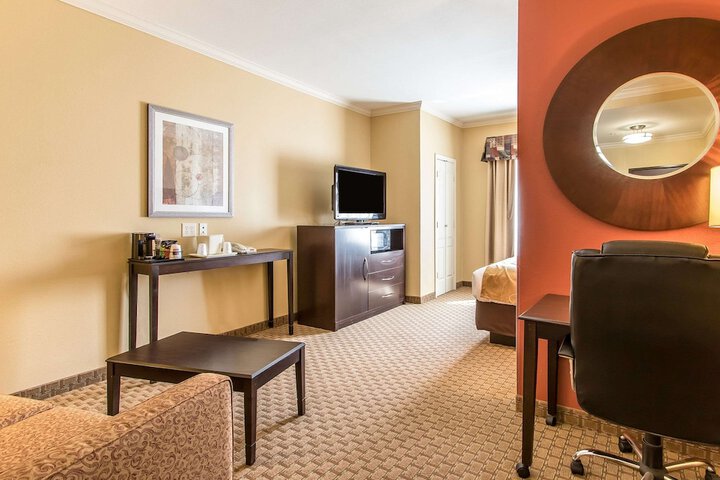 Room 13 of 37
